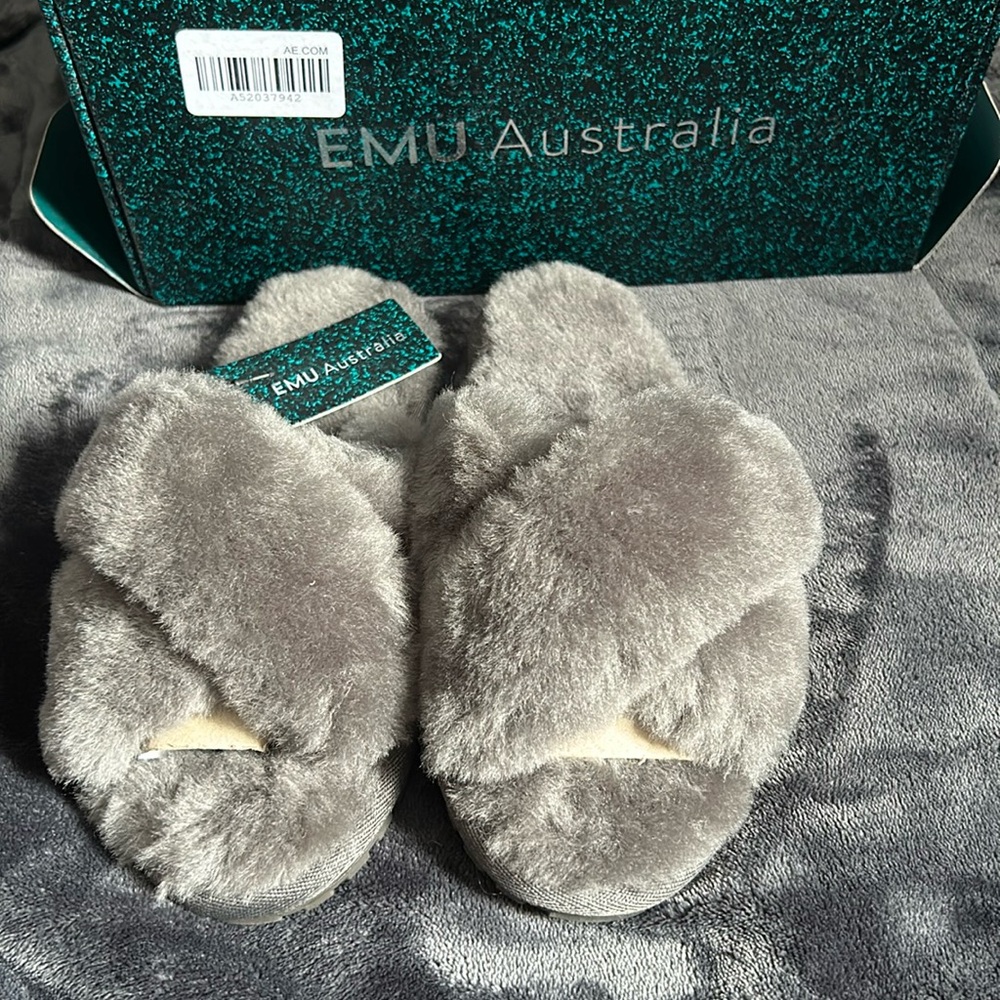 NEW!! American Eagle Fuzzy Slippers